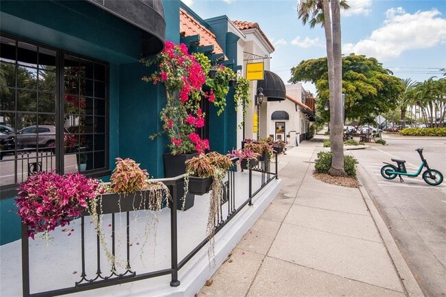 Building Photo - 1887 Hyde Park St