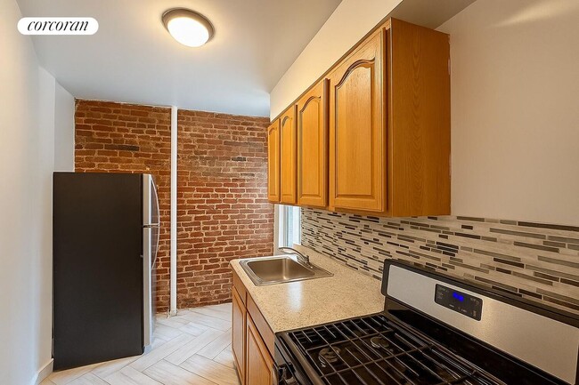 Building Photo - 607 Flatbush Ave