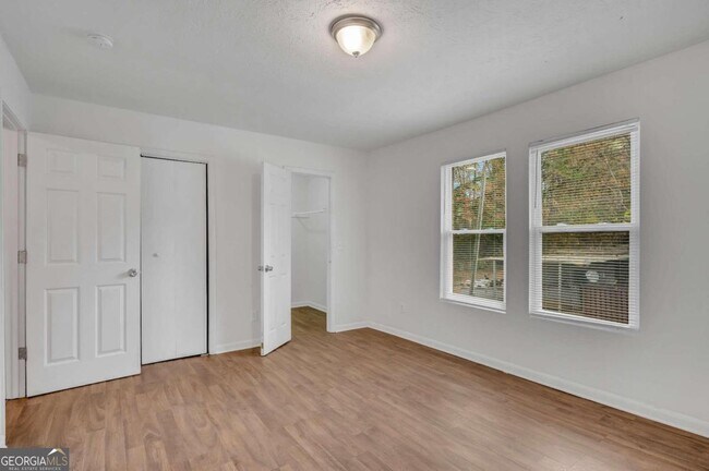 Building Photo - 1903 Whitehall Forest Ct SE