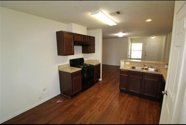 Building Photo - 6014 Brenwood Trails Ln
