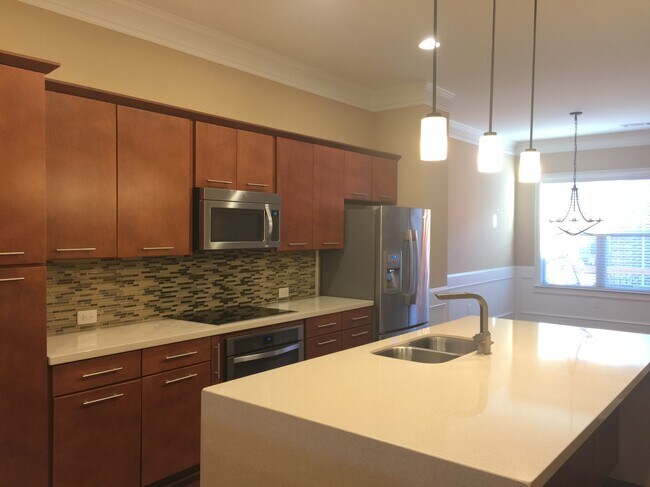 Building Photo - 210 Alderwood Point