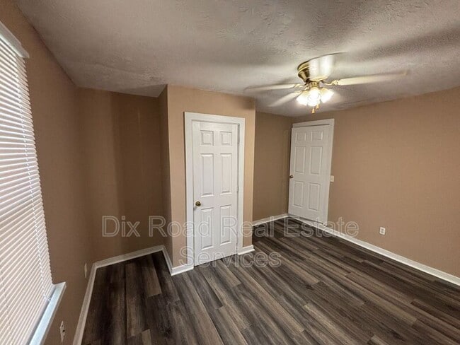 Building Photo - 829 Maple Ave