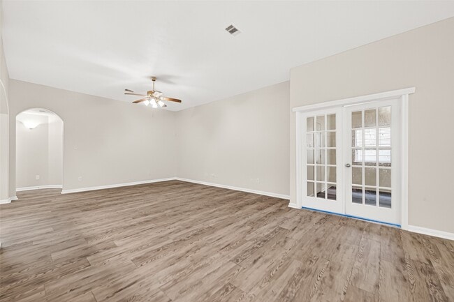 Building Photo - 13006 Rose Landing Dr