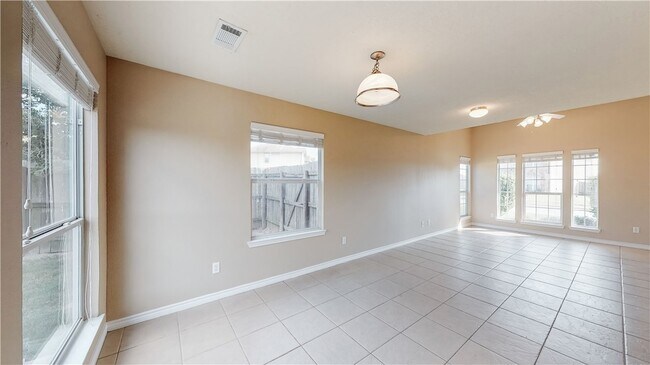 Building Photo - 4023 Southern Trace Dr