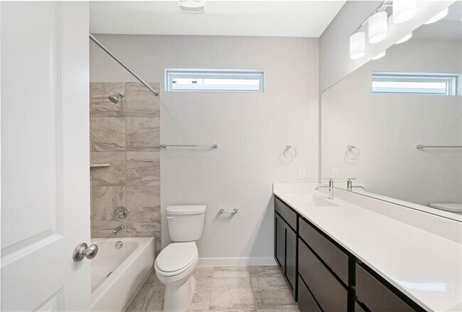 Building Photo - 15008 Forum Ave