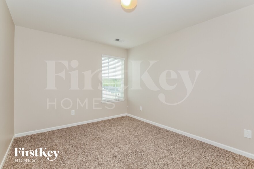 Building Photo - 1547 Kilstrom St