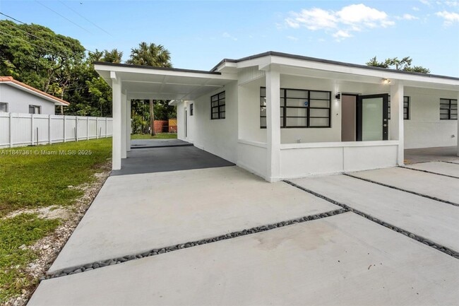 Building Photo - REALSITE ESTATES
