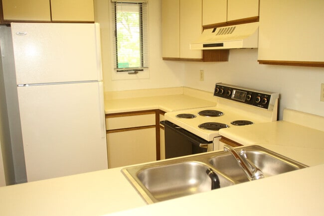 Building Photo - Great 2BR townhouse apartment in Mill Creek