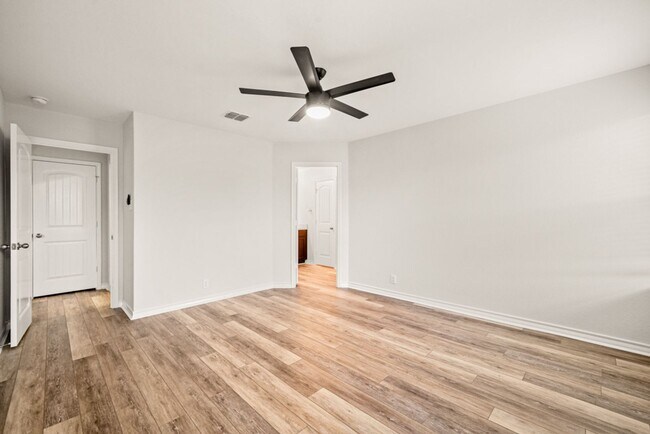 Building Photo - Single Story RedBird Ranch Rental! No Carp...