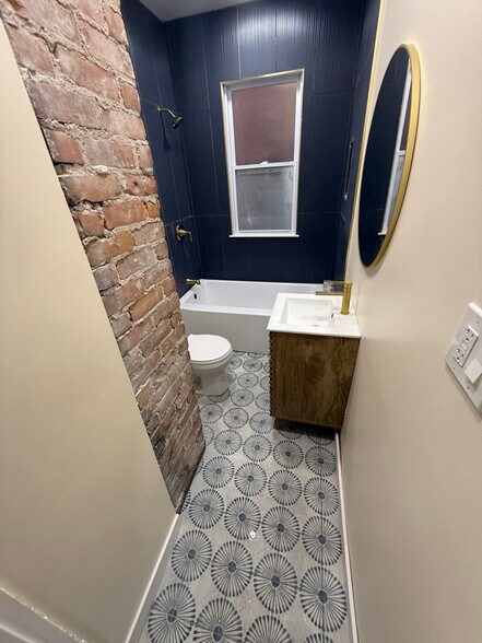 Building Photo - 3023 Lothrop