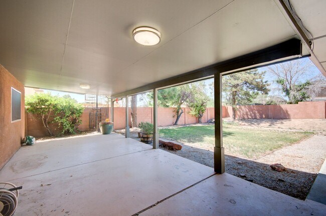 Building Photo - Amazing 3 Bedroom in the Academy Neighborhood