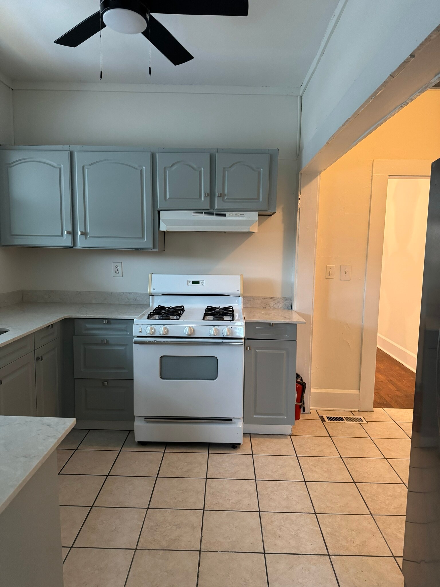 Building Photo - 1637 13th Ave S