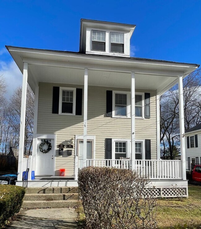 Building Photo - 25 S Onota St