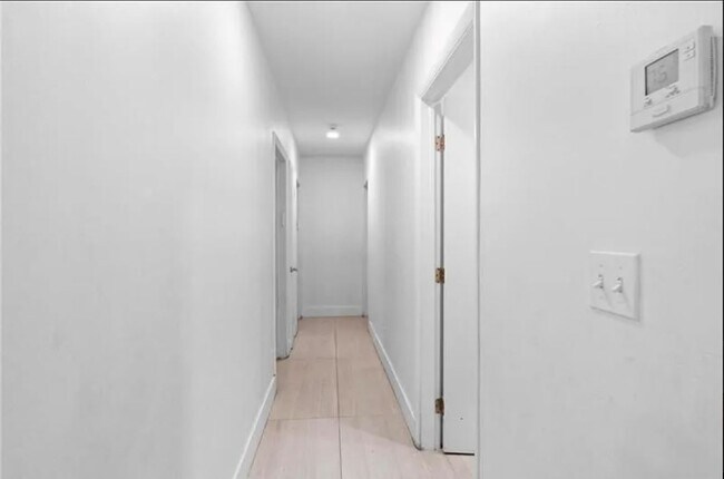 Building Photo - 5911 SW 36th Terrace