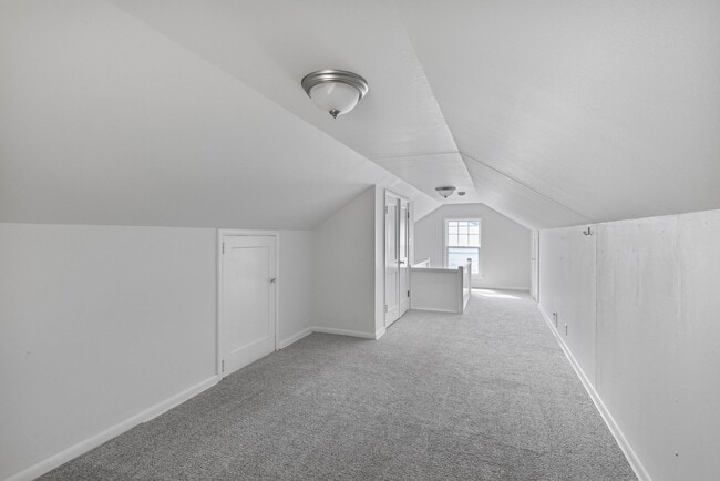 Building Photo - Benson Beauty!