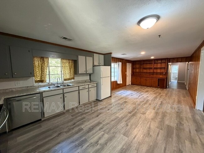 Building Photo - 419 S 36th Ave