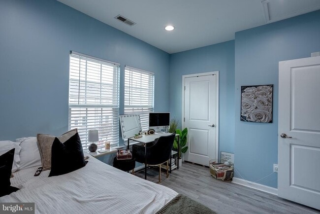 Building Photo - 14 Tylers Ct