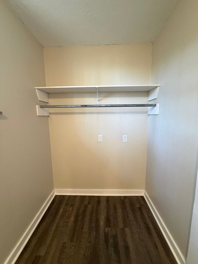 Building Photo - 2 bedroom/1 bath home in West Morristown