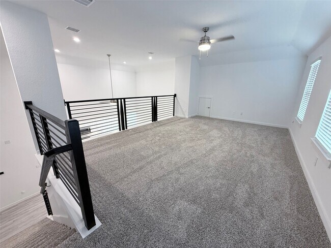 Building Photo - 1609 Sunbend Ln