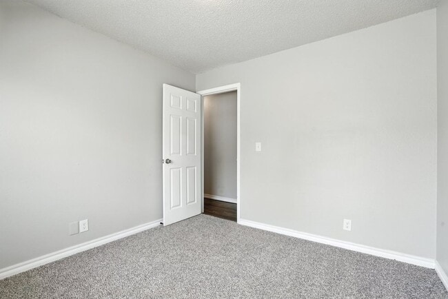 Building Photo - 2929 S 138th E Pl