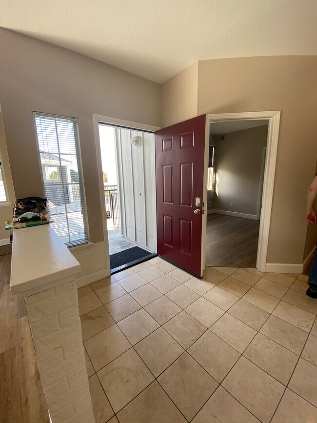 Building Photo - 250 Santa Fe Terrace
