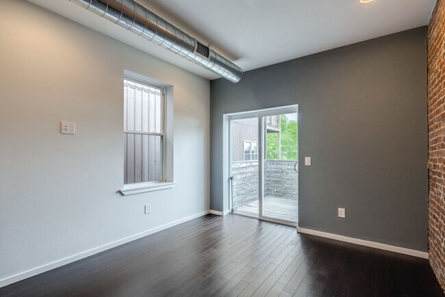 Building Photo - 927 N 2nd St