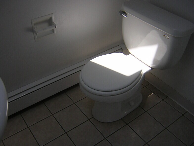 Building Photo - 55 University Ave