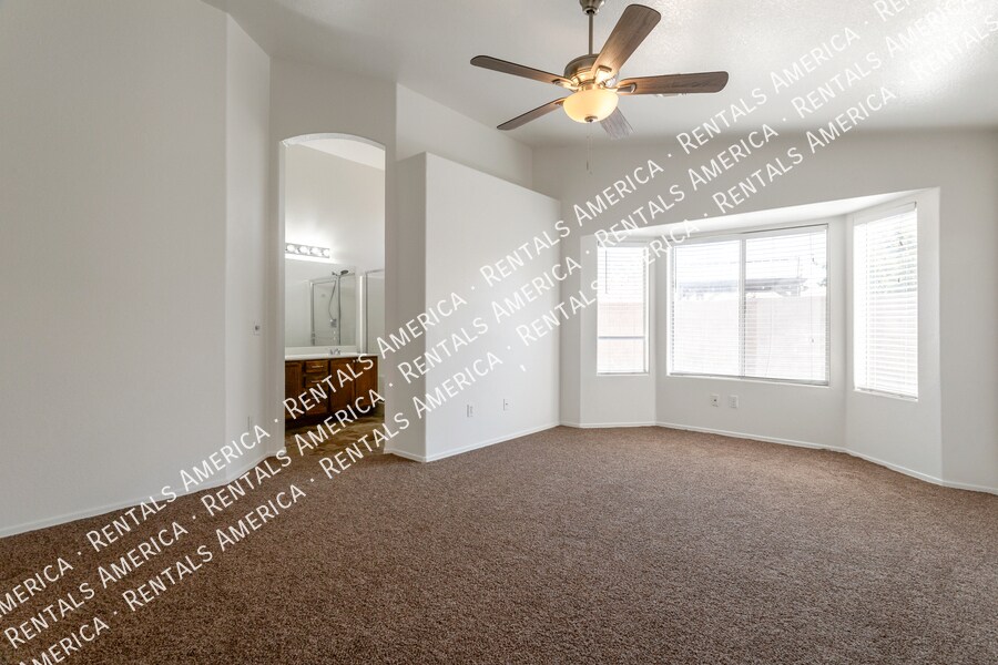Building Photo - 53 W Del Rio St