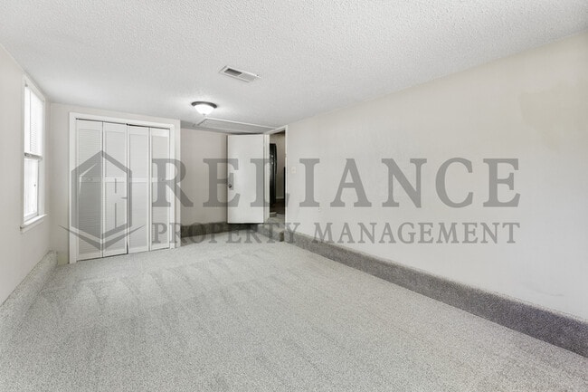 Building Photo - 2062 Poplar St