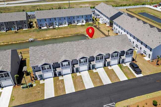 Building Photo - 332 Bayou Loop