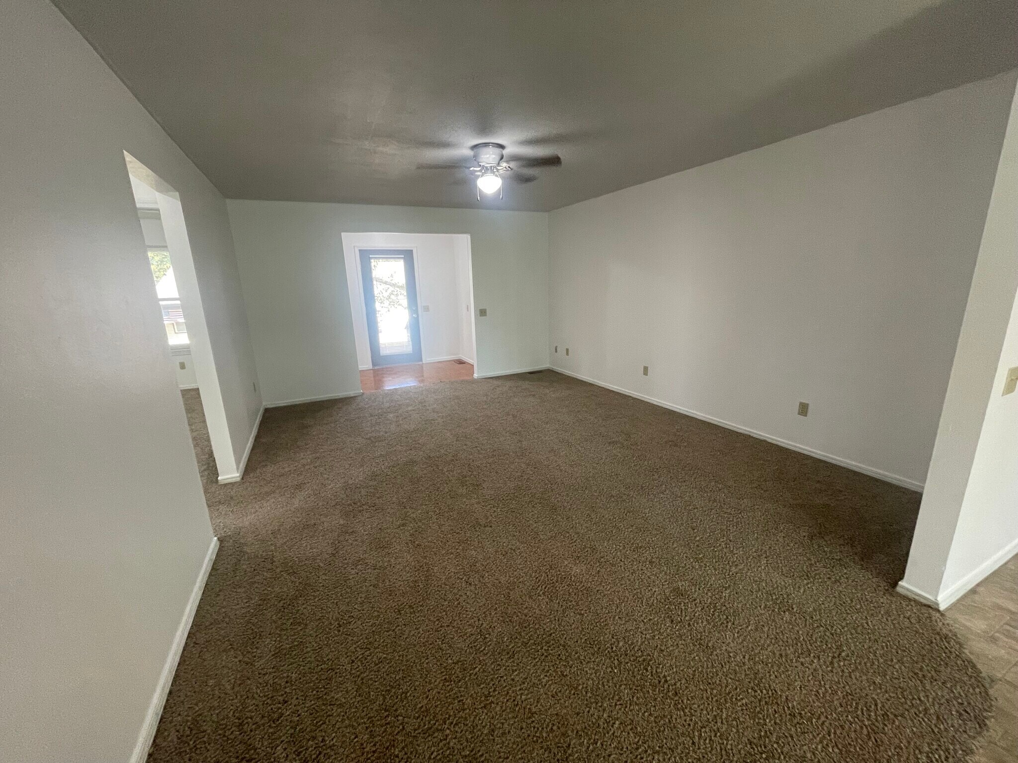 Building Photo - 317 S Market St