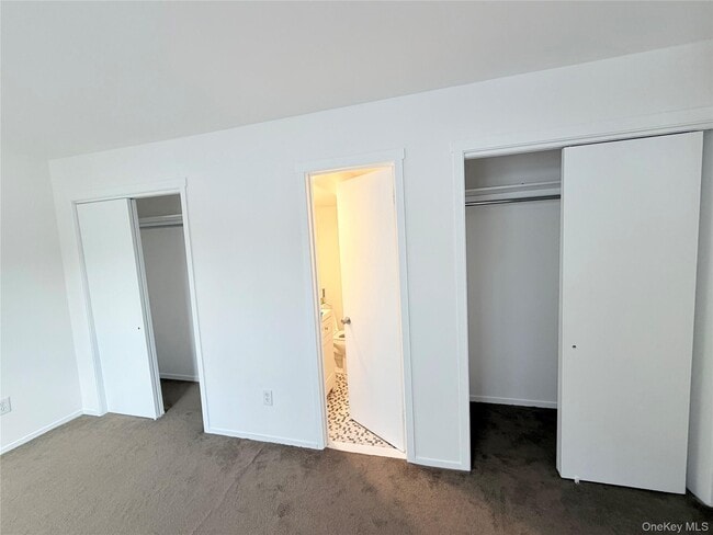 Building Photo - 1203 Village Dr