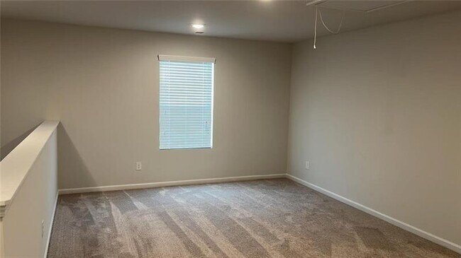 Building Photo - 285 Springwood Ln
