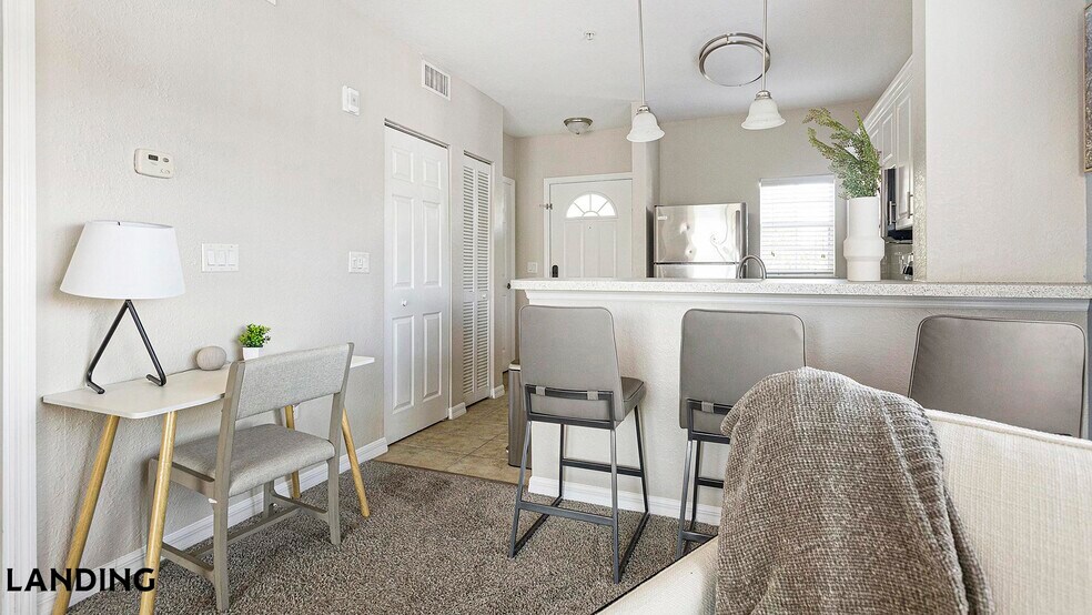 Building Photo - 3695 Island Club Dr