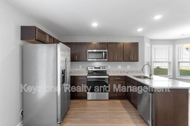 Building Photo - 206 Woodland Vly Ln