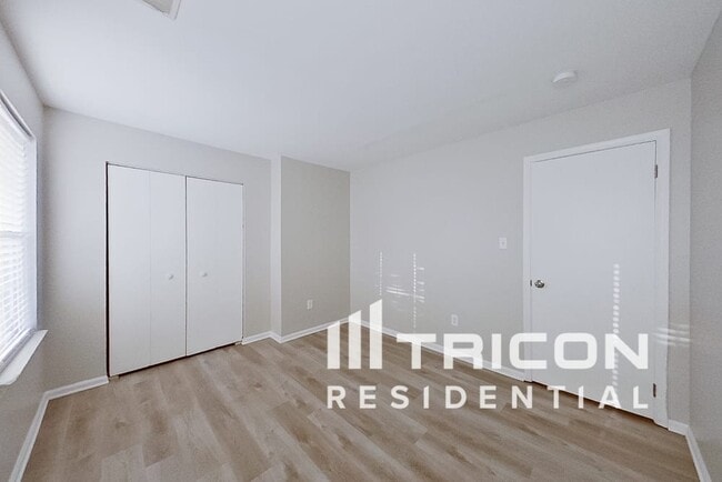 Building Photo - 5105 Aldershot Dr