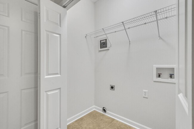 Building Photo - 145 Red Oak Dr
