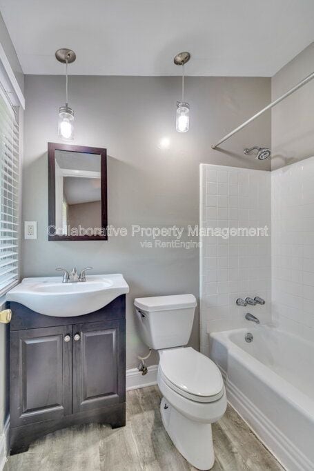 Building Photo - 12444 Largo Dr
