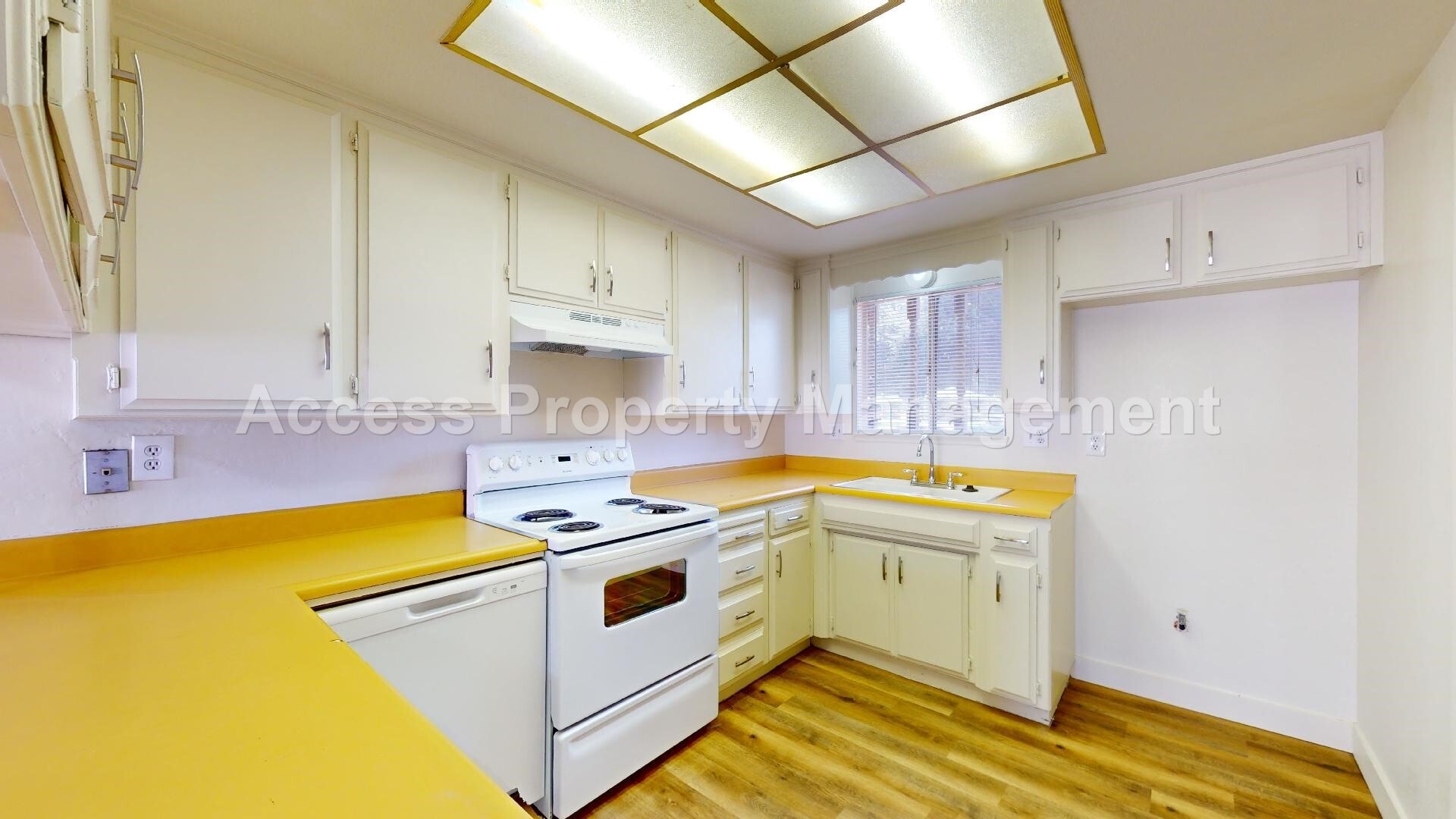 Building Photo - 2735 Fowler Rd