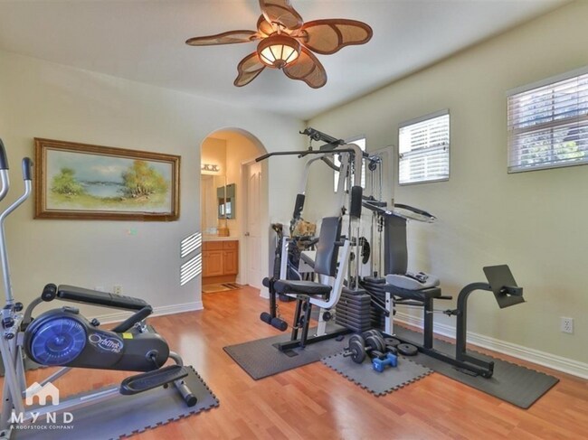 Building Photo - 2914 Carrillo Way