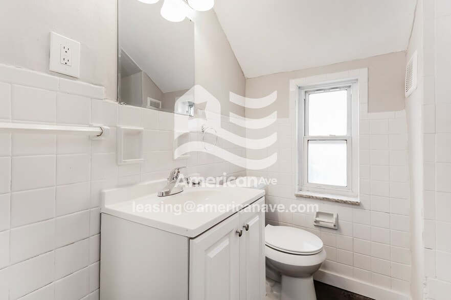 Building Photo - 105 Veronica Dr