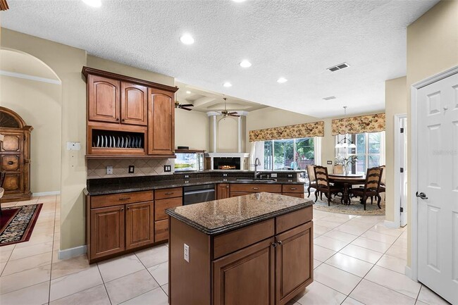 Building Photo - 4905 Legacy Oaks Dr
