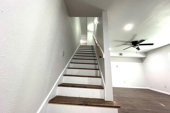 Building Photo - 3831 Cosby St