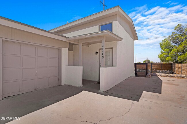 Building Photo - 2617 Red Sails Dr