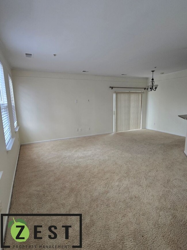 Building Photo - OPEN HOUSE- 5/21! 4PM-430PM! First floor 2 Bed 2 Bath Condo with tons of amenities!