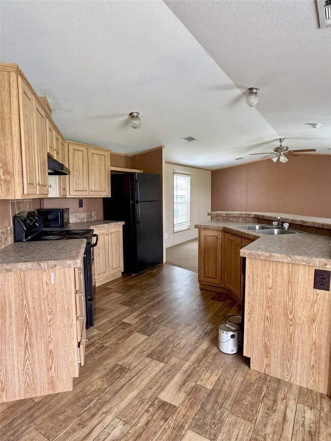 Building Photo - 7405 New Church Cemetery Rd