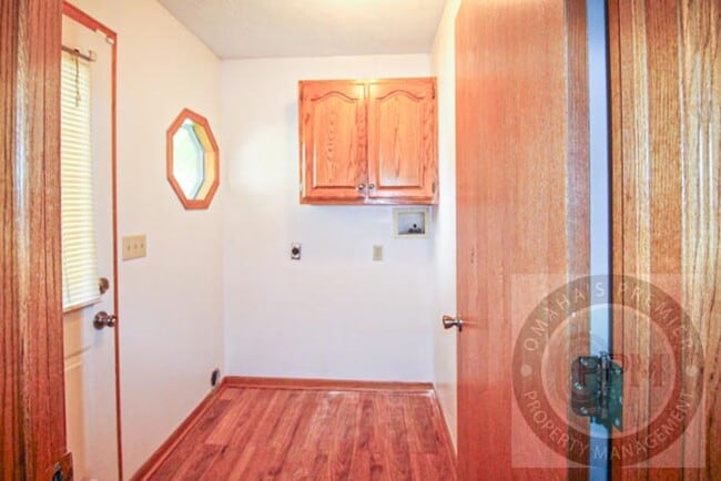 Building Photo - Comfortable 2 Bedroom/ 2 Bathroom/ 2 Car D...