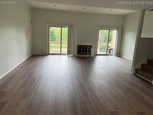 Building Photo - 7422 Azalea Ct