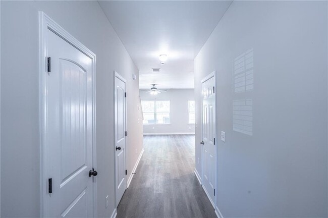 Building Photo - 6106 Oak Bend Ct