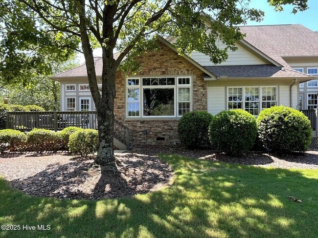 Building Photo - 150 Starland Ln
